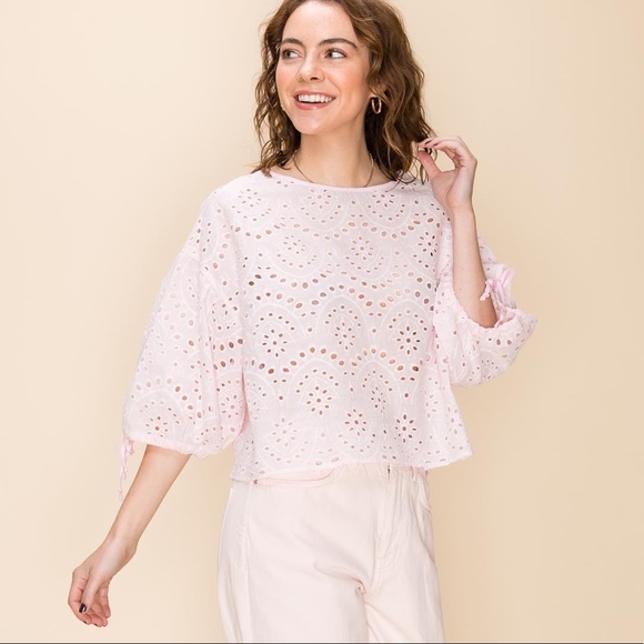 NWT! 💕 Baby Pink Woven Top - Picture 3 of 6